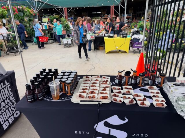 We had a blast last night at the @miamiace66hardware Ladies Night serving up some @prairiefresh pork tenderloin and @dailyspremiummeats jalapeño cheddar sausage. 

@acehardware