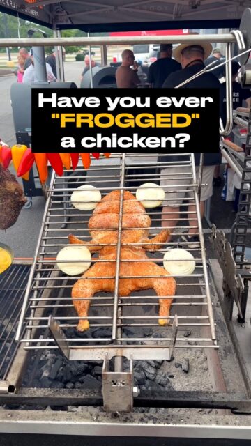 Have you ever "frogged" a chicken? @plowboytodd from @plowboysbbq showed us how over a @yodersmokers El Dorado at the @americanfirebbq 5th Anniversary event last weekend. Check out the full demo on our Youtube page!
#froggingachicken #livefiredemo #americanfirebbq #plowboysbbq #yodersmokers #yodereldorado #froggedchicken #livefirecooking #smokenmagic #bbqfamily