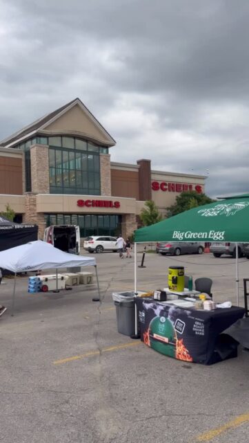 What a fun day yesterday at @desmoinesscheels Grill Fest cooking up some @prairiefresh pork loin for everyone! Thank you so much for having us!! 🙌🙌
@scheelsoutdoors @scheelssports @plowboytodd @fergoliciousbbq @yodersmokers @recteq_official