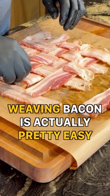 This impressive BBQ trick is actually simpler than it looks: the Bacon Weave! 🥓
#smokenmagic #bbqfamily #baconweave #dailysbacon @dailyspremiummeats