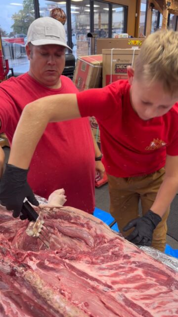Prepping a whole hog is a lot of work. Luckily we had some good help! 
See you tomorrow for @thekcbbqstore 20th Anniversary!

#bbqfamily @americanfirebbq #thekansascitybbqstore @jdqbbq #wholehogbbq #smokenmagic #FinnyQ @piratesofbarbquebay @blindfoxbbq